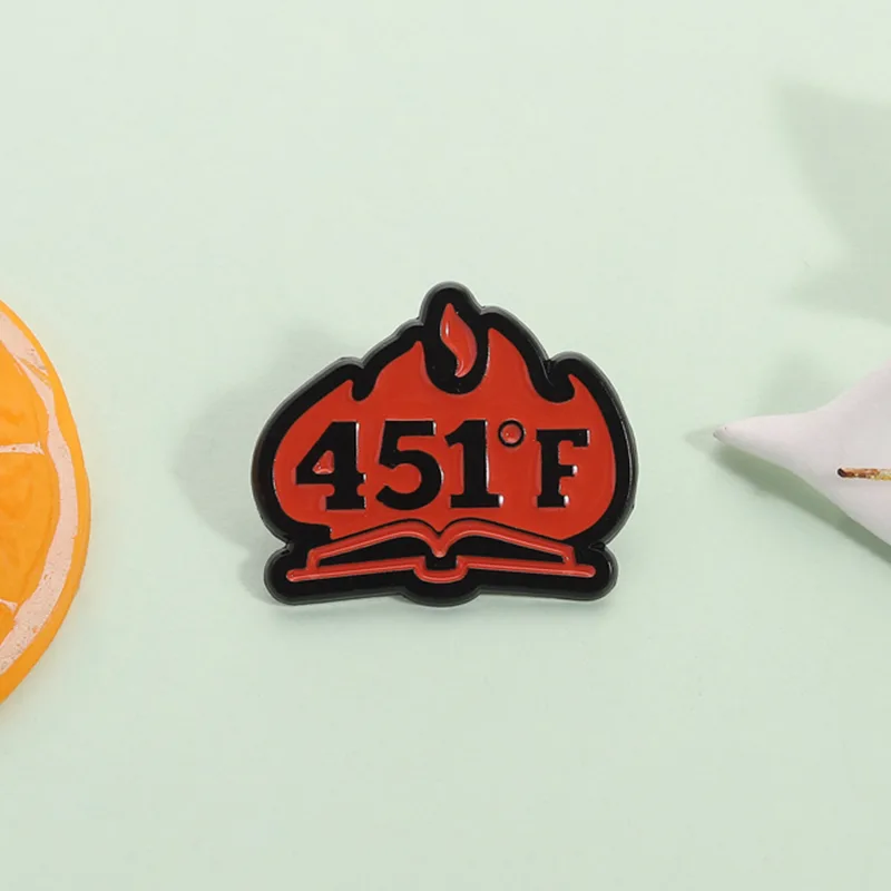 Fahrenheit 451 Book Enamel Pin - Science Buddies recension och pris